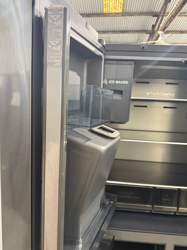 Factory second Factory second Hisense 585L French Door Refrigerator  Model: HRCD586TBWB - Second Hand Appliances Geebung